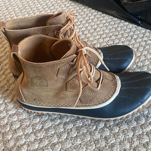 Sorel Women's Brown and Black Winter Boots